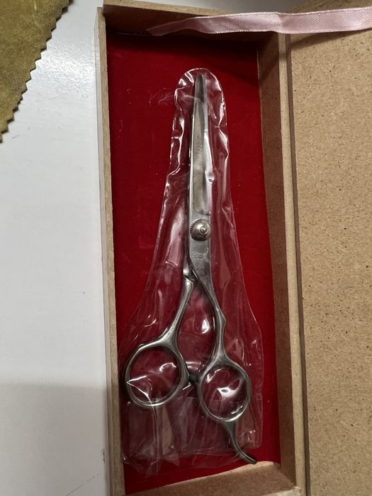 Парикмахерские ножницы