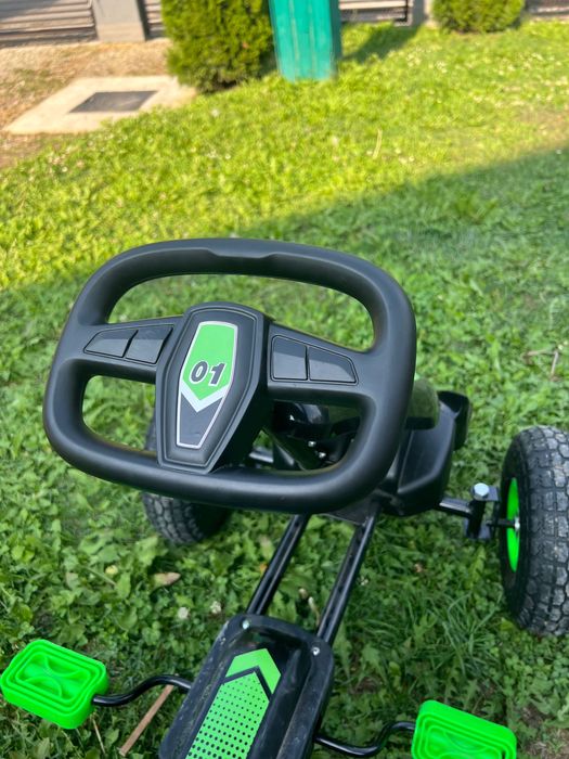 Vand kart cu pedale si scaun reglabil