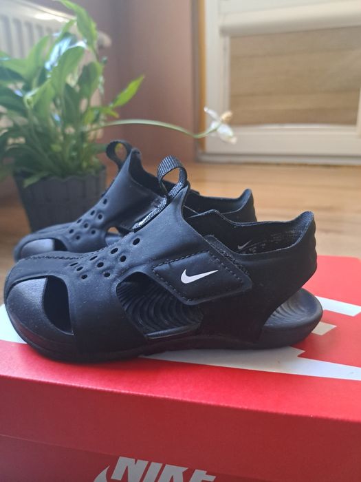 Сандали Nike 26 номер