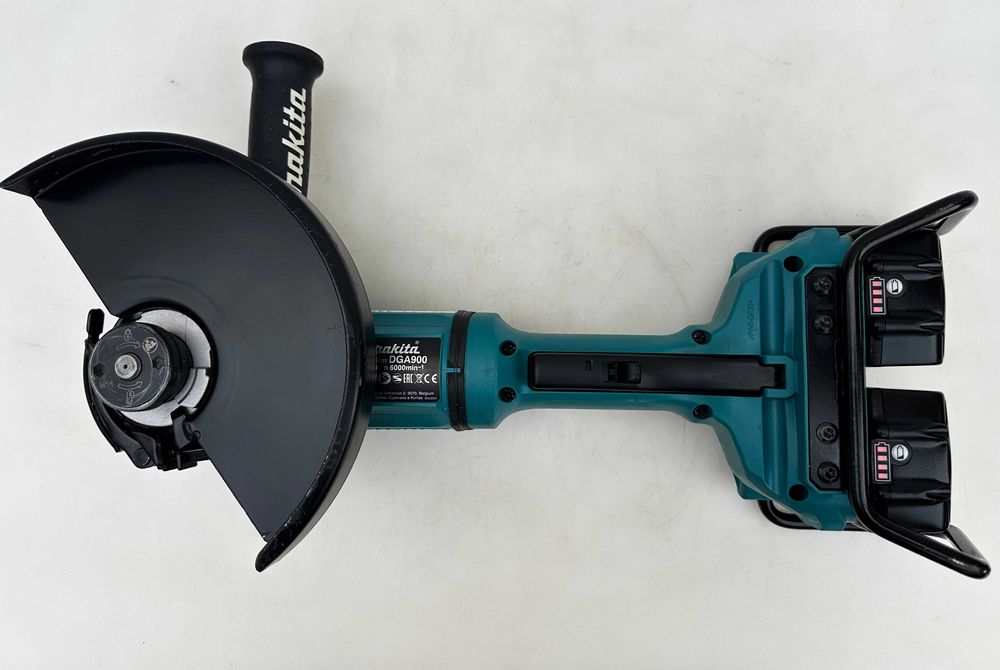 Makita DGA900 - Безчетков голям ъглошлайф 230мм 4x5.0Ah като нов!