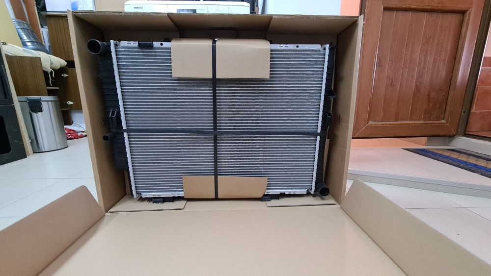 Nissens Радиатор  62598A MERCEDES-BENZ W210