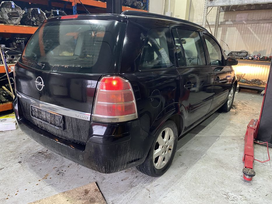 Dezmembram Opel Zafira B