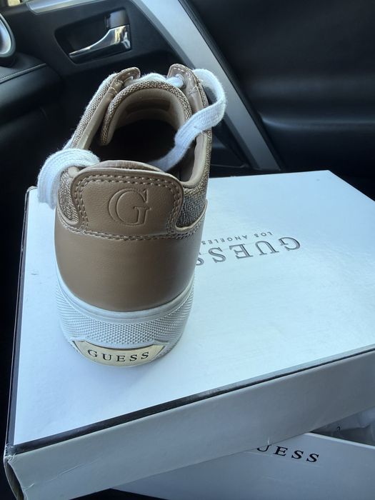 Guess кросы оригинал