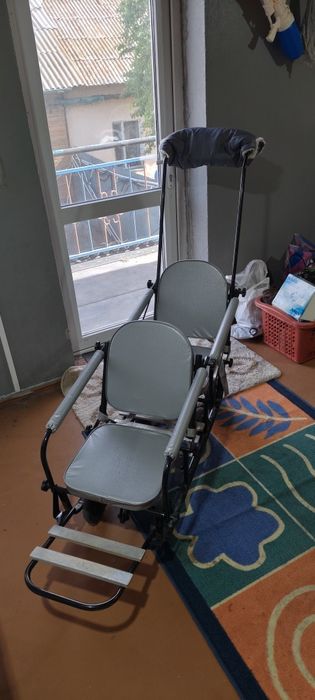 Продам санки для двойни