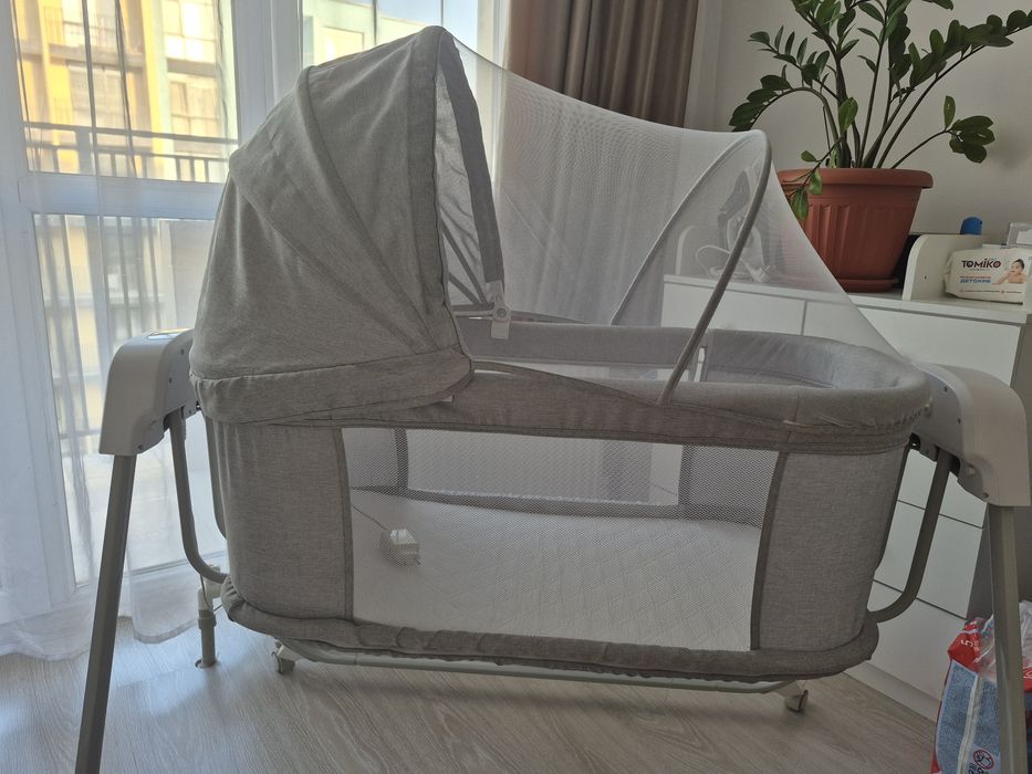 Детская колыбельная кроватка