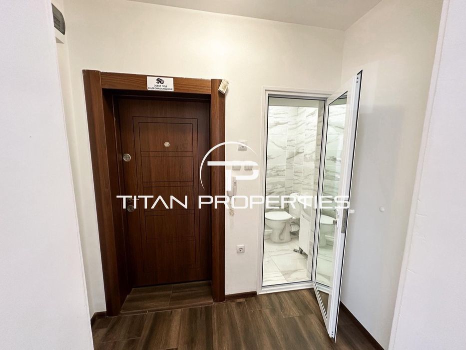 Дава се под наем Двустаен апартамент в Бургас, Център - 55 кв.м за 484.5 € - Снимка #3