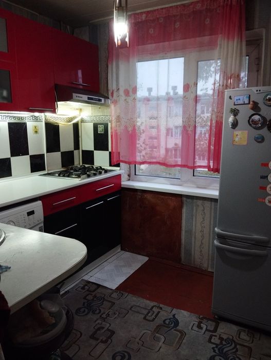 Квартира сотилади. 3-хонали