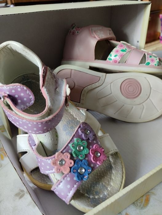 Продам новые сандали на девочку