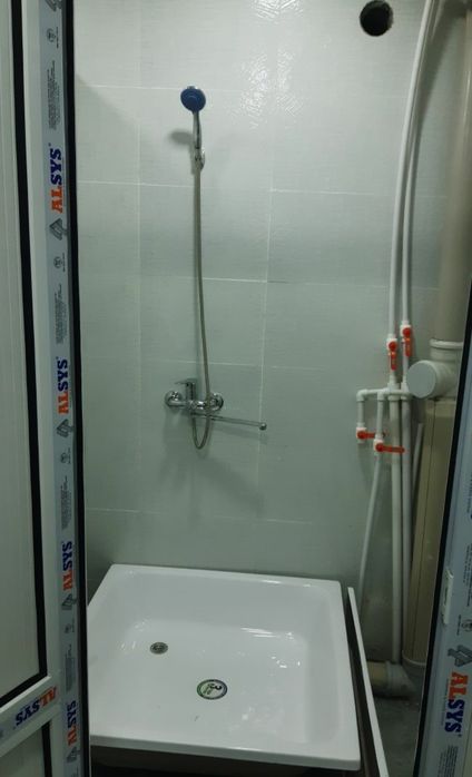 Bezmakler Arenda  40 let Metro 4 bekat yonida 1 xona