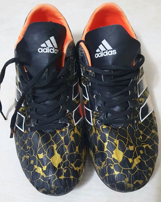 Бутсы для мальчиков оригинальные  в отличном состоянии