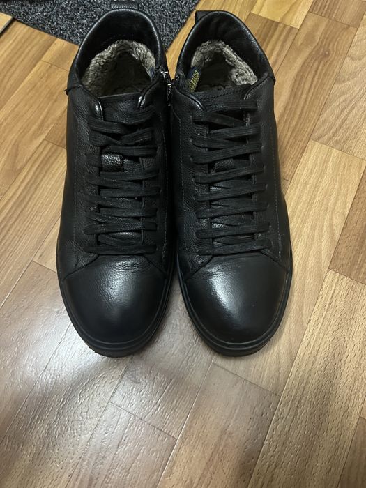 Продам зимнюю обувь