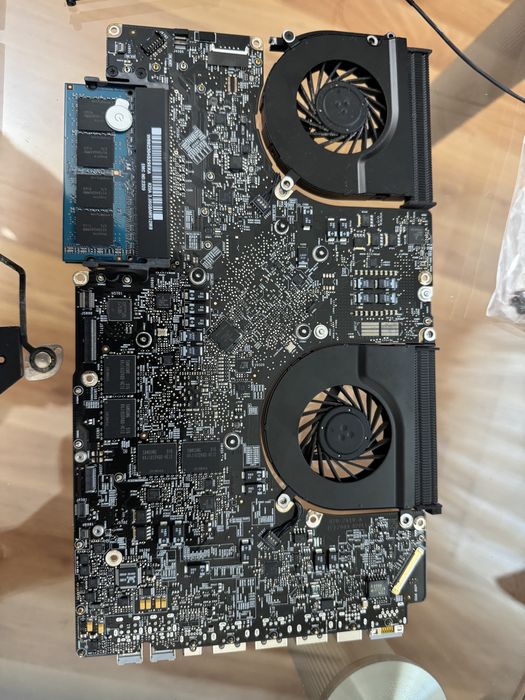 MacBook Pro A1297 17” 2009-2011 части