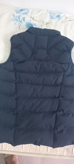 Продам безрукавку на синтипоне