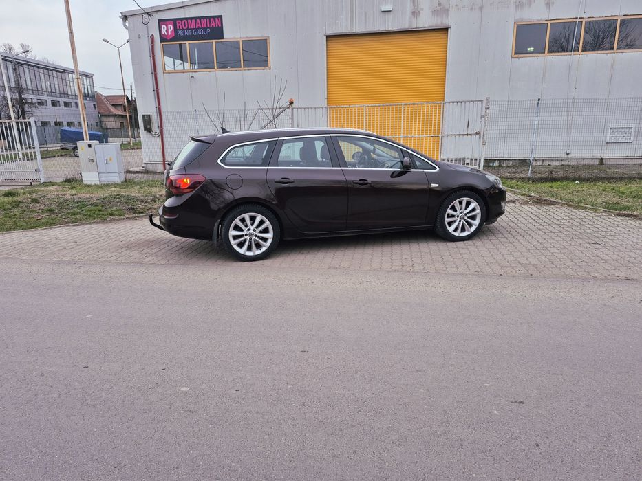 Opel Astra J 1,7 Cdti Anul 2013/(3.400Euro)5... înmatriculată