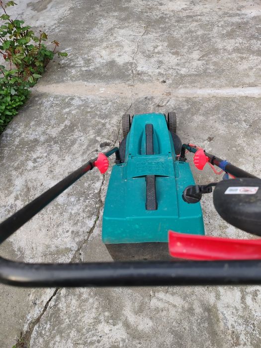 Masina de tuns gazon arm 3200 bosch