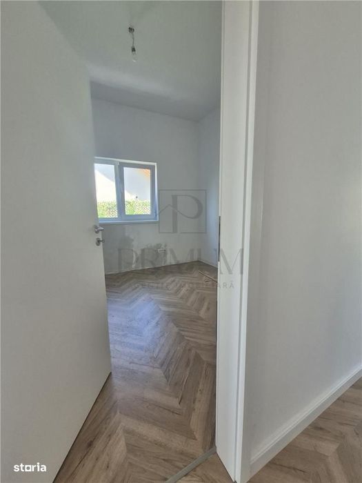 Duplex Despartit Prin Dressing  - Parter - La Cheie