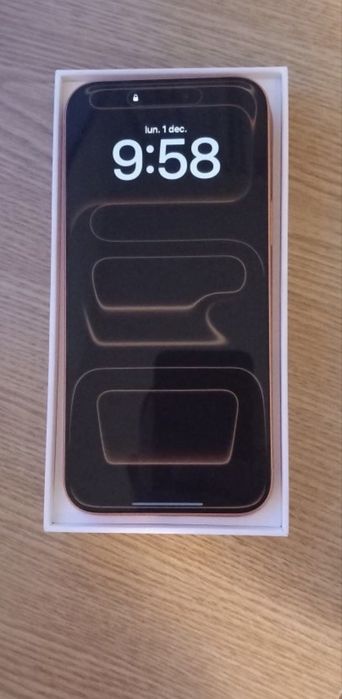 Iphone 17 pro max Cosmic Orange