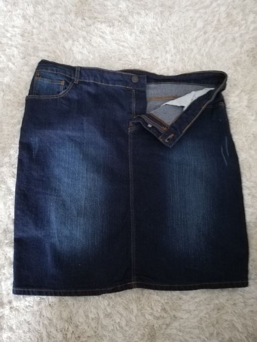 Vând fusta de blugi mr 48culoare bliomaren.