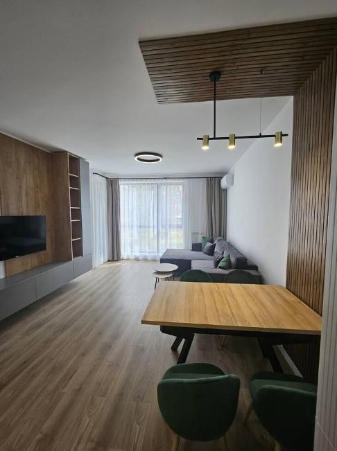 Дава се под наем Двустаен апартамент в Пловдив, Младежки Хълм - 70 кв.м за 663 € - Снимка #1