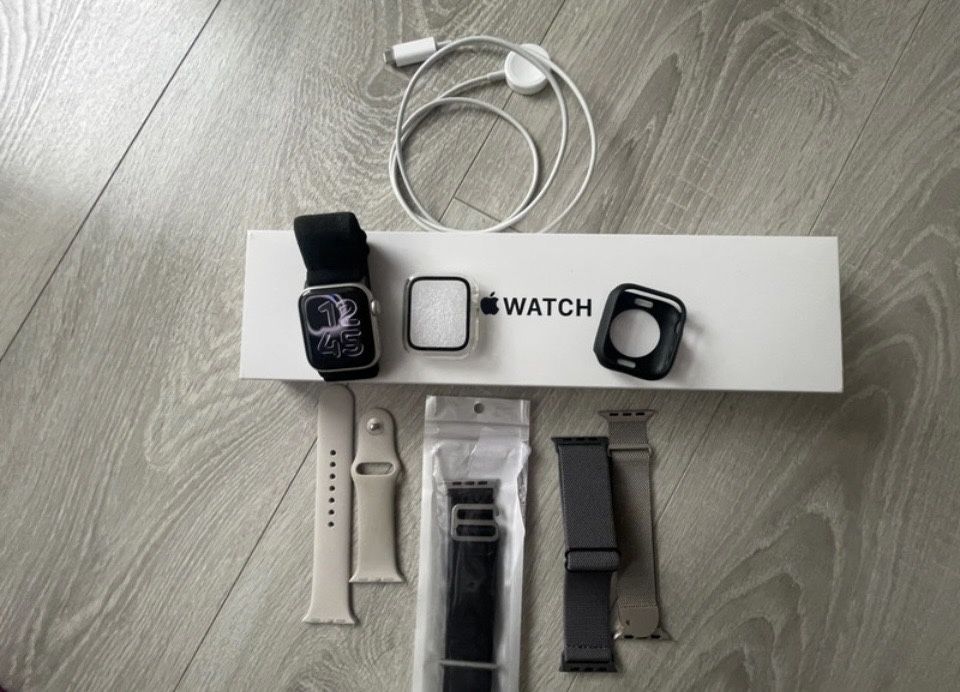 Appale Watch SE Gen 2 Starlight 40mm