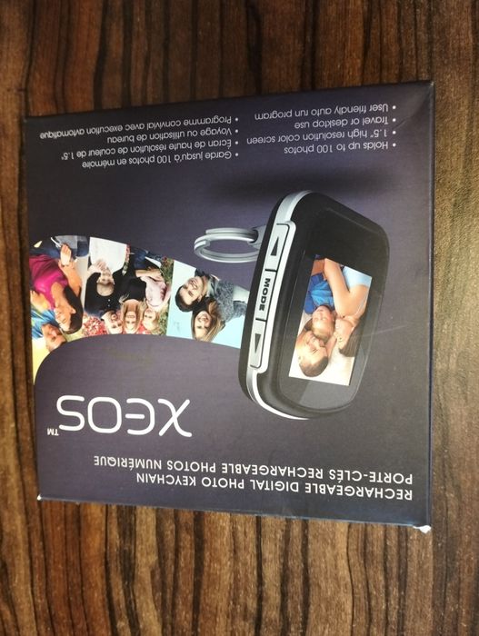 Breloc digital marca Xeos display LCD 1.5"