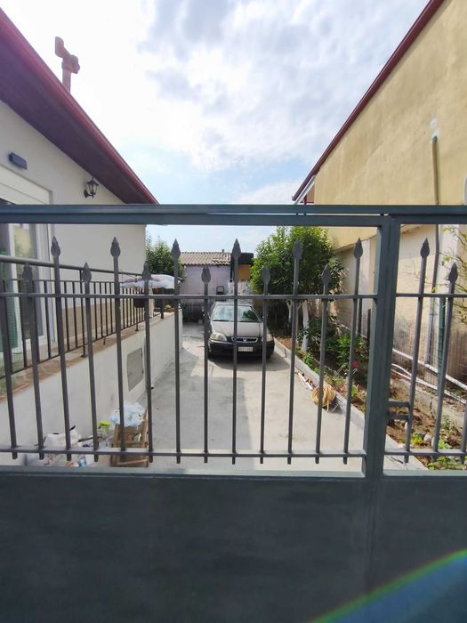 Продава къща с площ 40 м2 с двор 180 м2 в Аспровалта, Гърция