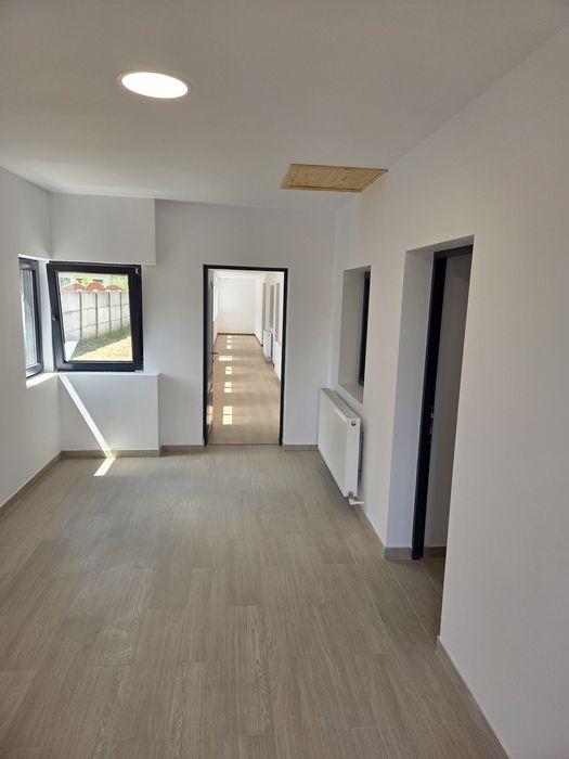 Casa de vanzare - Deveselu, stradal, teren 2900mp,