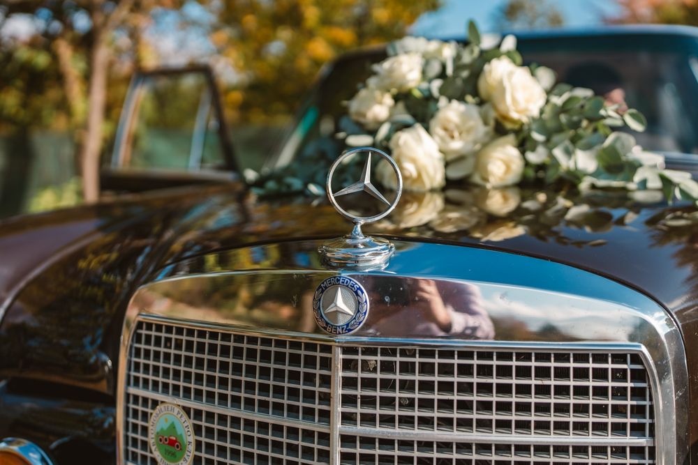 Ретро автомобил Мерцедес поднаем