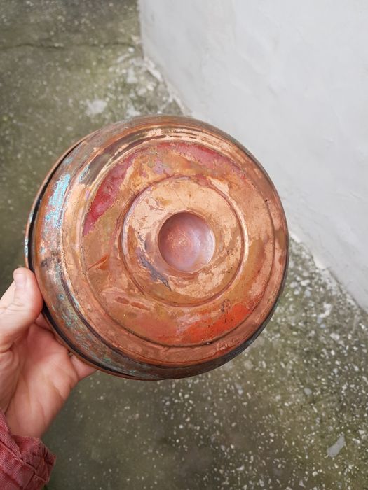 Стар бакърен тас със красиви гравюри