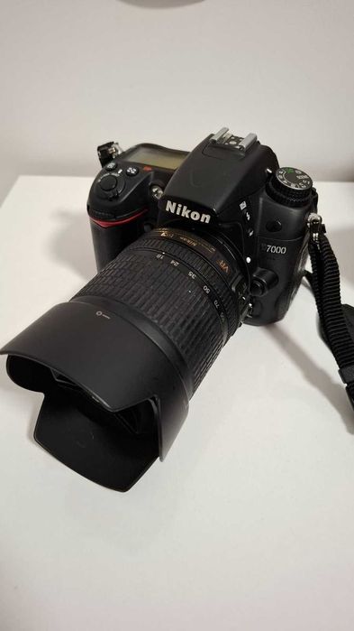 Nikon D 7000 + светкавица Nikon SB 700