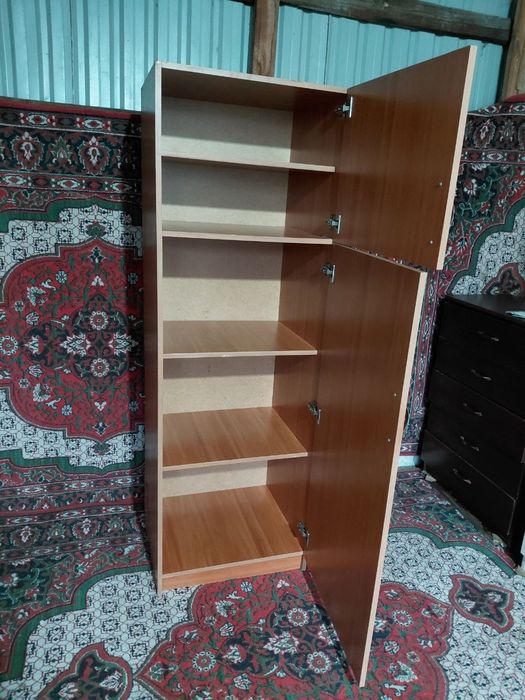 Продаётся шкаф с зеркалом
