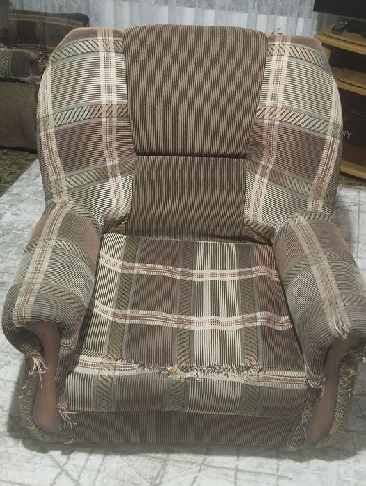 Отдам диван и 2 кресла, на дрова