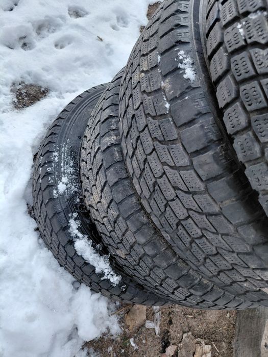 Резина зимняя 225/65/17