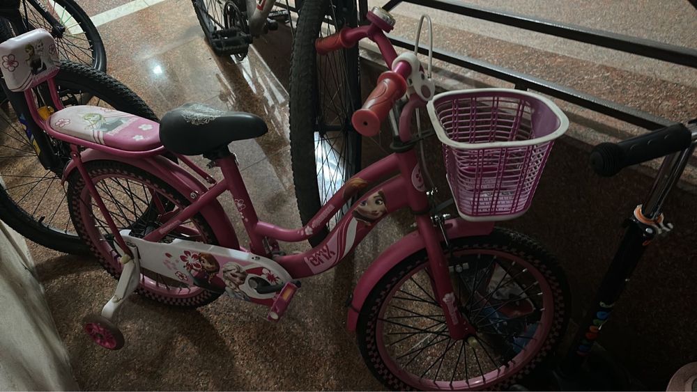 Продаю детское кресло, коляску и велосипед