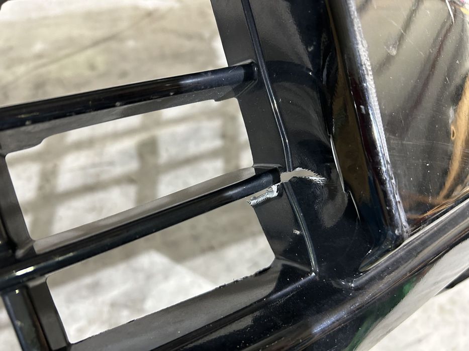 Bara fata Mitsubishi Pajero, 2012, 2013, 2014, 2015, 2016, 2017, cod origine OE 6400D521ZZ.