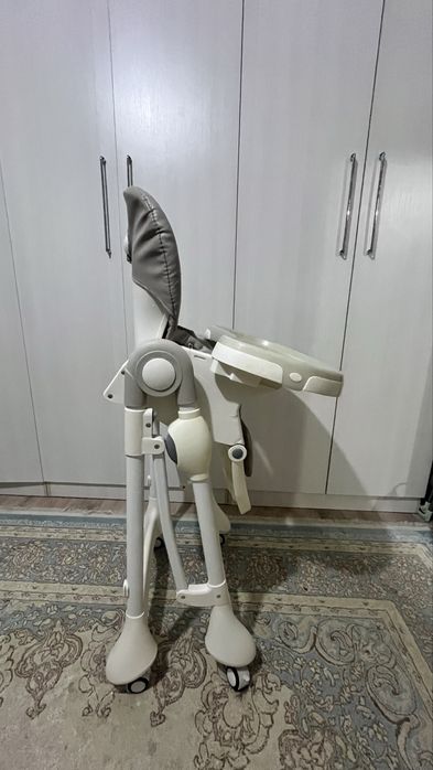 Детский стол для кормление