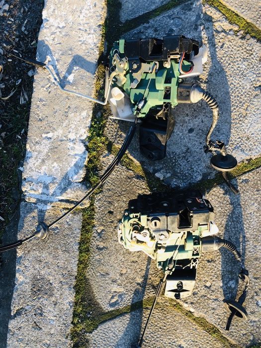 Брави десни за пасат В5.5,предна и задна