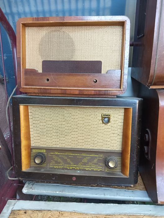 Radiouri vechi de vânzare
