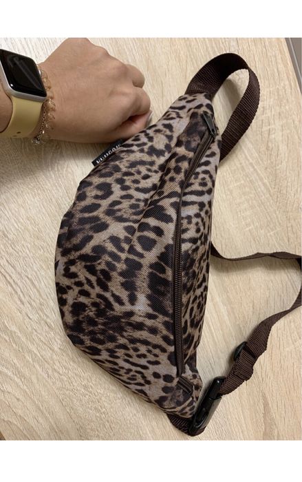 Новая. Поясная леопардовая сумка.