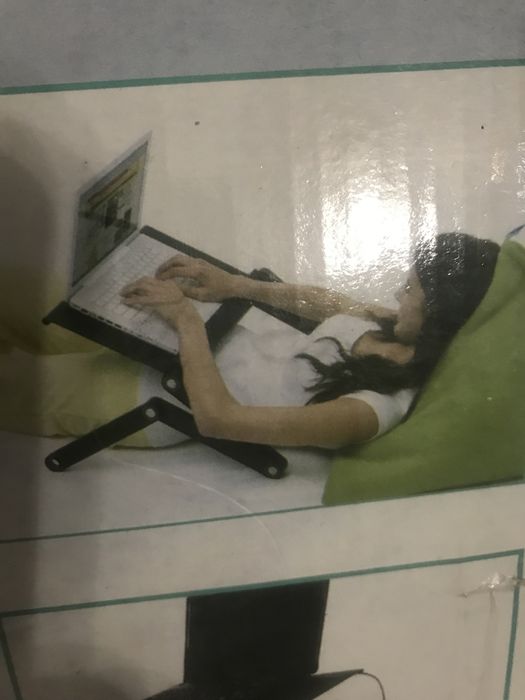 Столик для ноутбука