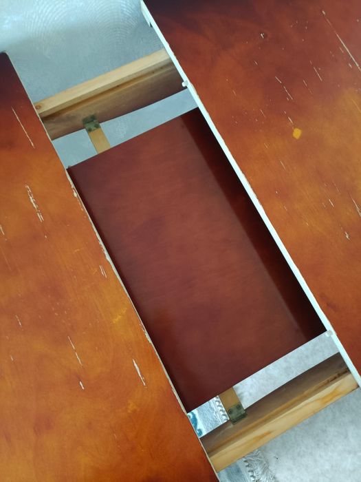 Раздвижной стол деревянный