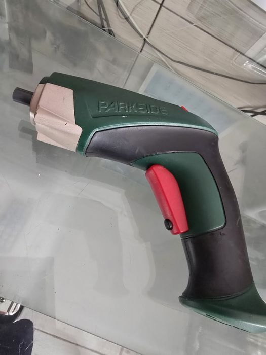 Vând filetata Makita nouă, acumulator Makita nou, surubelnita electric