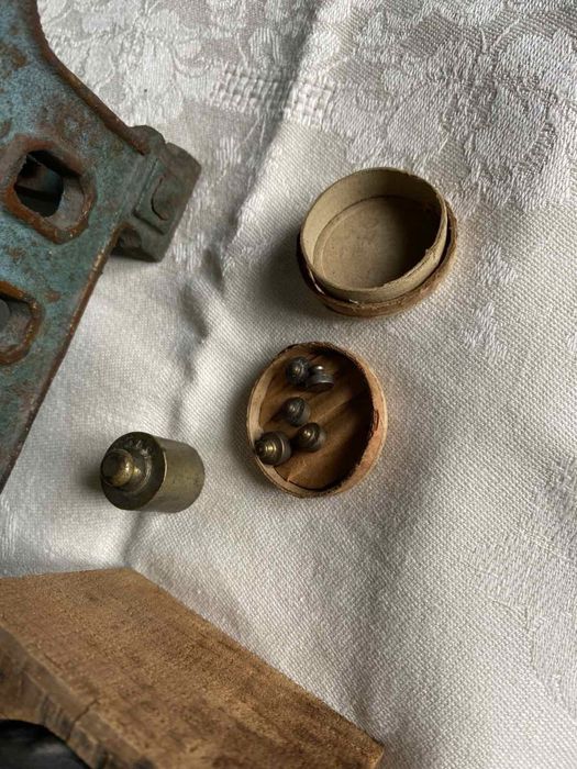 Старинен кантар с теглилки