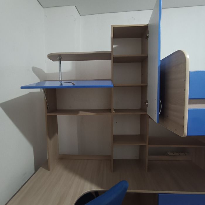 Продам стенку с кроватью