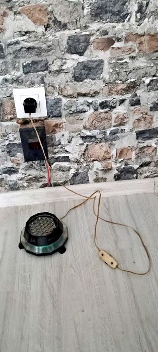 Ретро соц електрическа нощна лампа