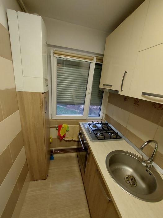 Inchiriez apartament 3 camere