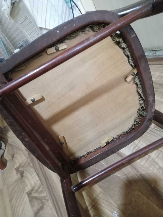 Стулья деревянные