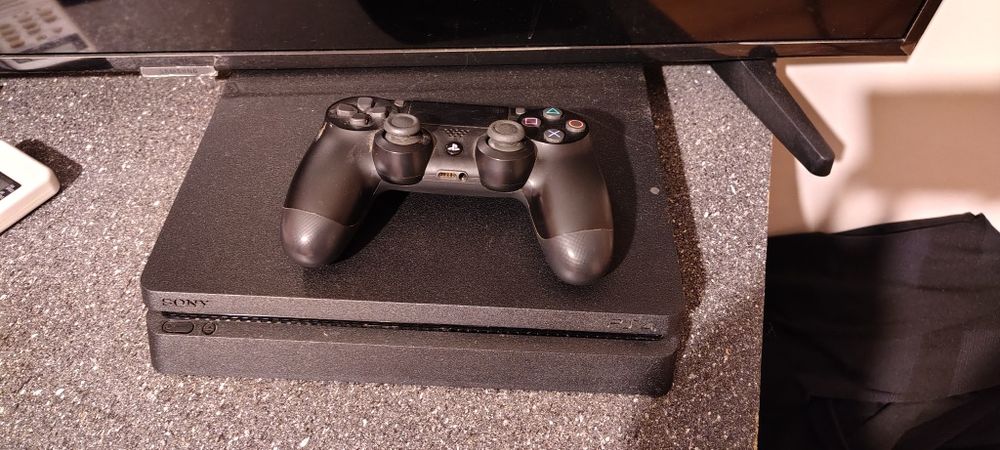 Playstation 4   1 TB