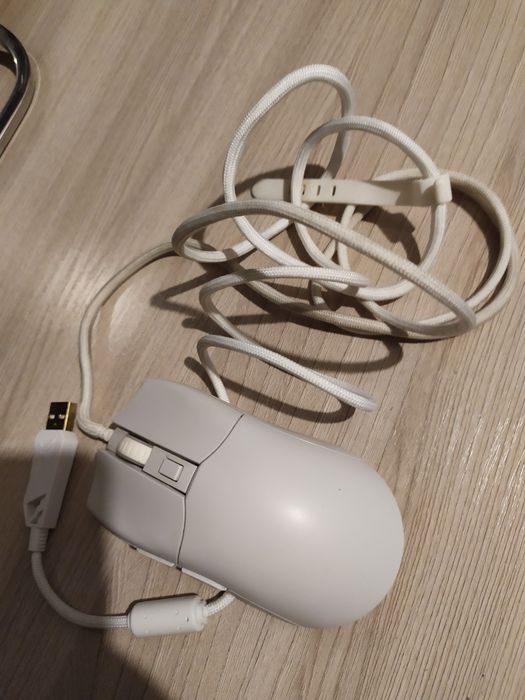 Продам игровую мышьку для ПК