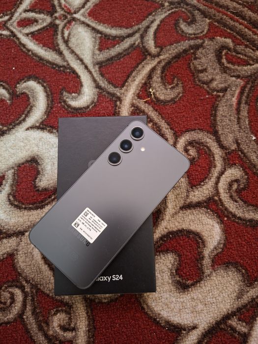 Самсунг с24 128г